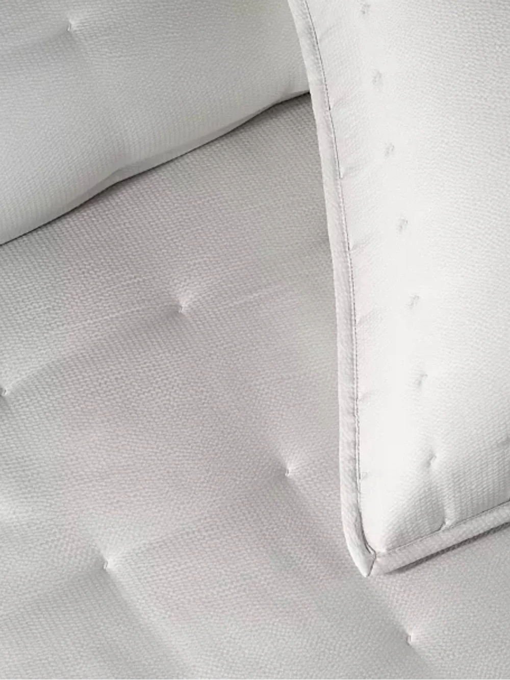 Donna Karan Hammered Silk King Quilt Set in Platinum